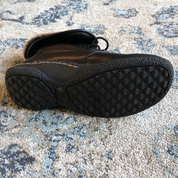 NWOT fur-lined boots - Picture 3 of 4